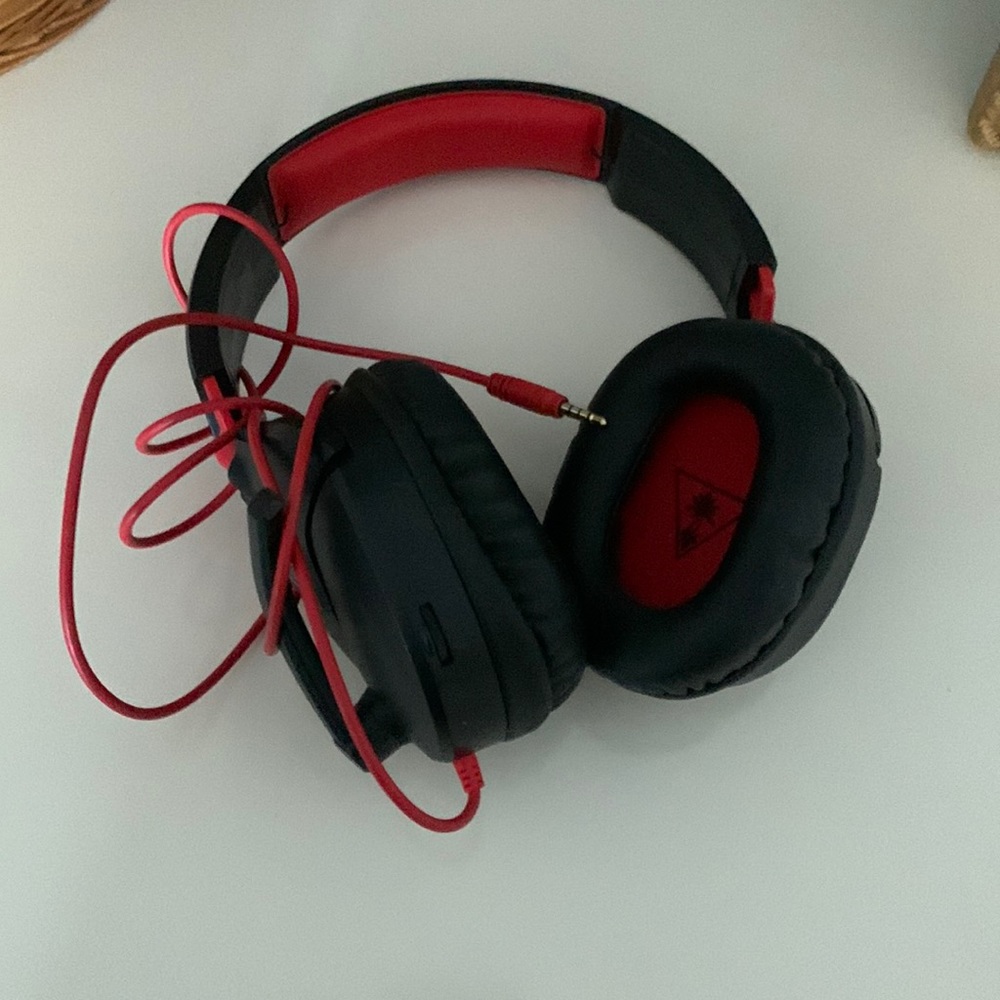 Turtle beach headset. For parts